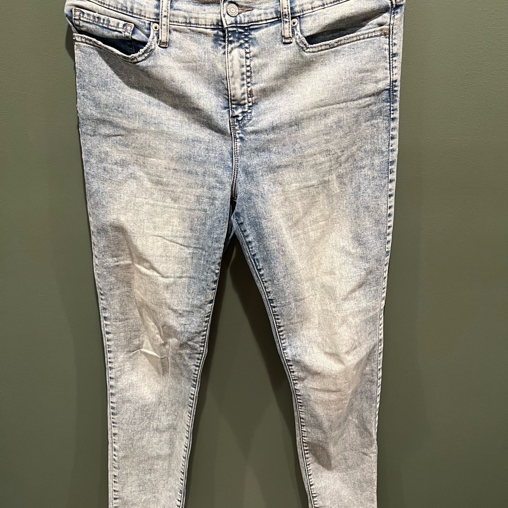 Banana Republic Light Wash Skinny Jeans